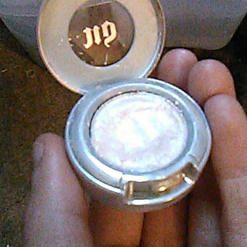 Makeup - Picture 2 of 2